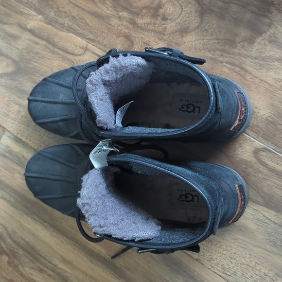 UGG Black Waterpoof Boots Cecile - Picture 8 of 9